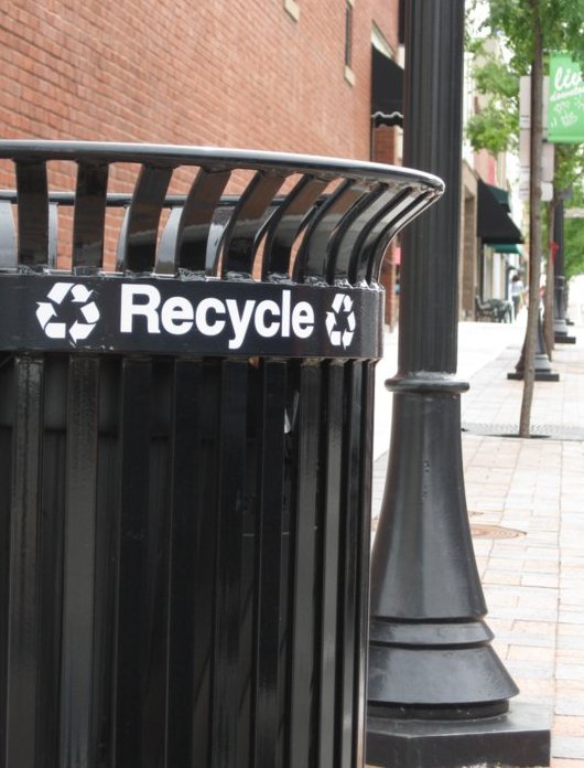 Image of a Downtown Lee's Summit recycling bin.