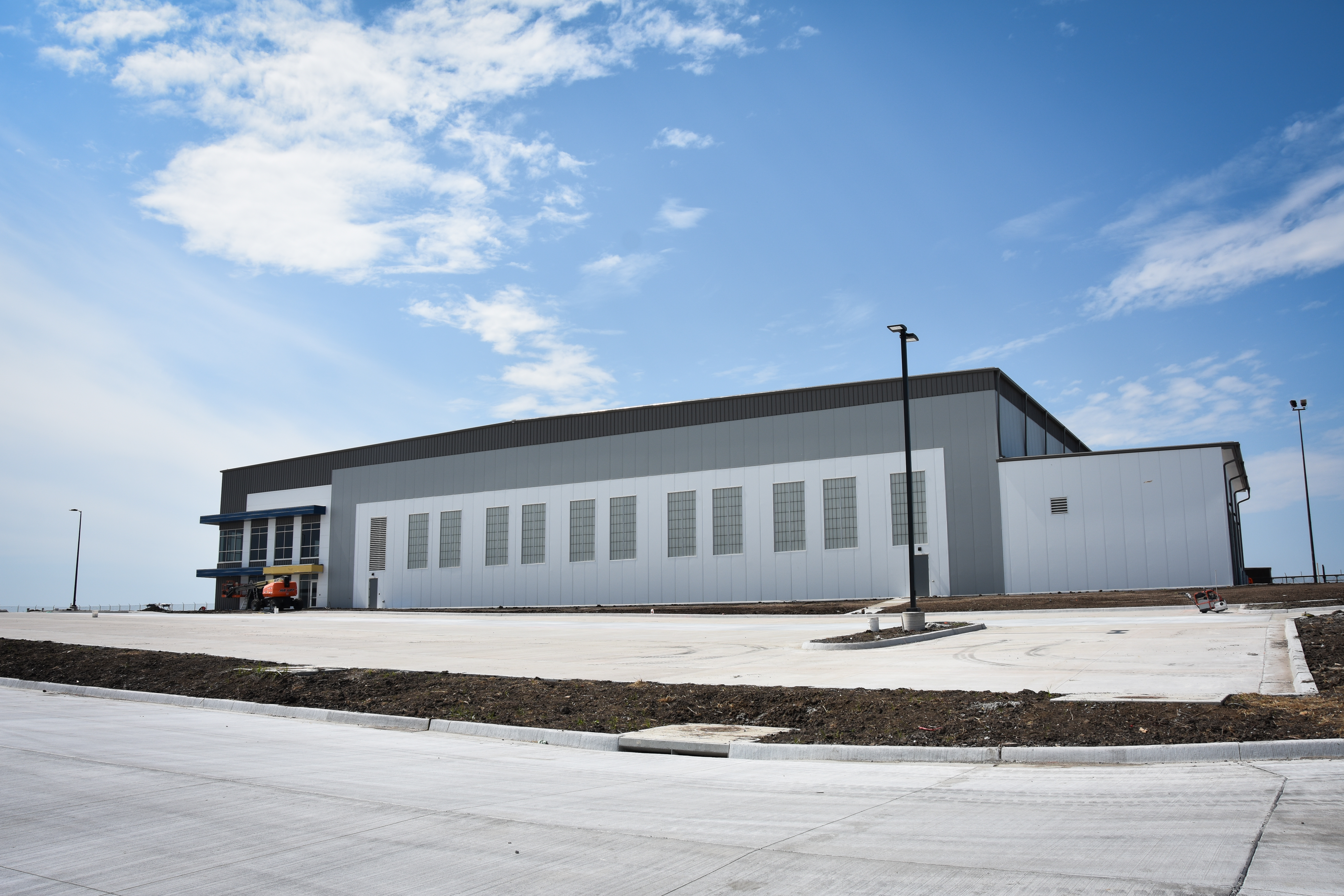 Hangar 2